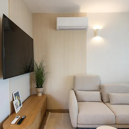 Apartment Oasis *
